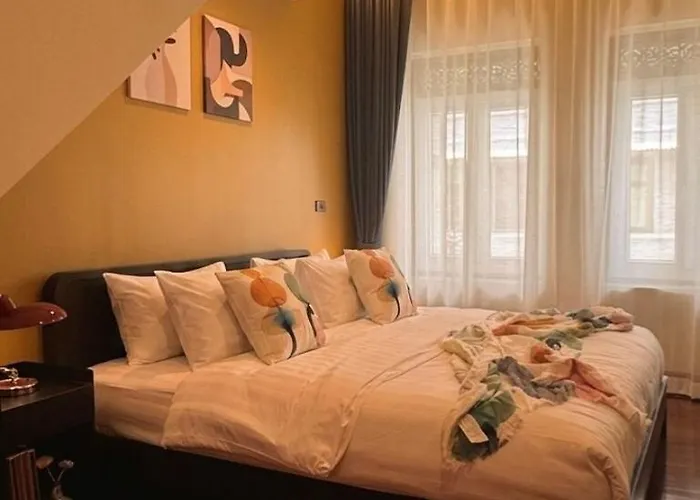 Nueng Rana Twin Two Private Homes Yaowarat *